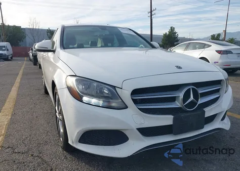 2018 Mercedes-Benz C 300 из США, поврежденный, VIN 55SWF4JB8JU240219